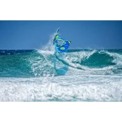 Planches Windsurf Vague/freestyle Quatro Cube Pro 2022/2023 -Magasin de matériel de surf cube pro 17