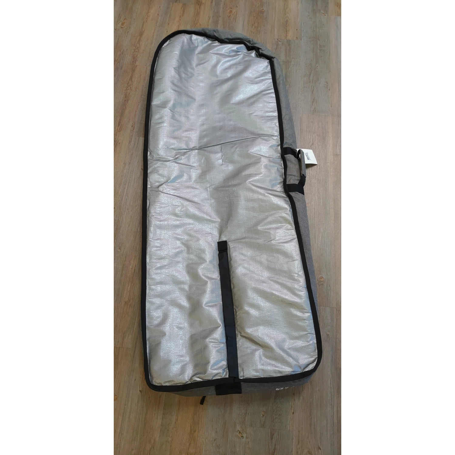 Housses Wingfoil Side-on Housse Wingfoil Board Grey 2023 4 Housses Wingfoil Side-on Housse Wingfoil Board Grey 2023 – Image 4