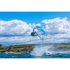 Planches Windsurf Vague/freestyle Quatro Pyramid Pro 2022 -Magasin de matériel de surf pyramid pro 5