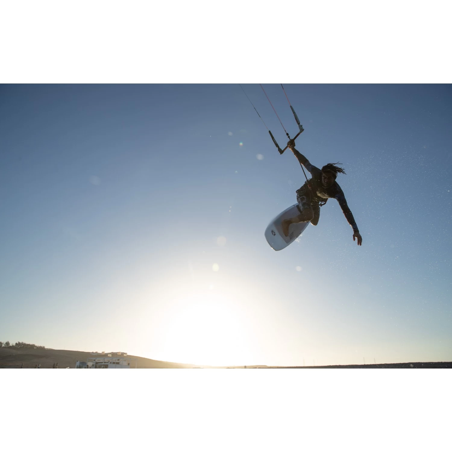 Planches Kitesurf Directionnel Duotone Voke SLS 21 2021 9 Planches Kitesurf Directionnel Duotone Voke SLS 21 2021 – Image 9