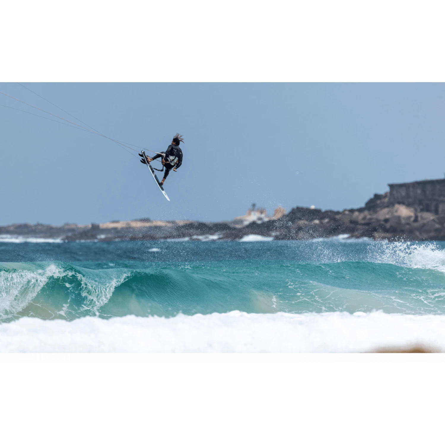 Planches Kitesurf Directionnel Duotone Whip SLS 2022 4 Planches Kitesurf Directionnel Duotone Whip SLS 2022 – Image 4