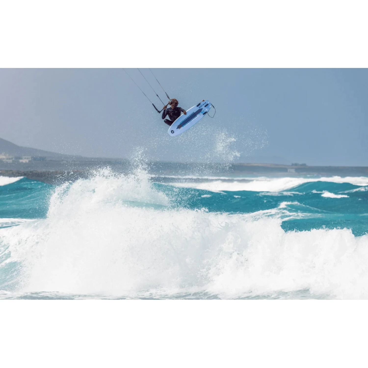 Planches Kitesurf Directionnel Duotone Whip SLS 2022 9 Planches Kitesurf Directionnel Duotone Whip SLS 2022 – Image 9